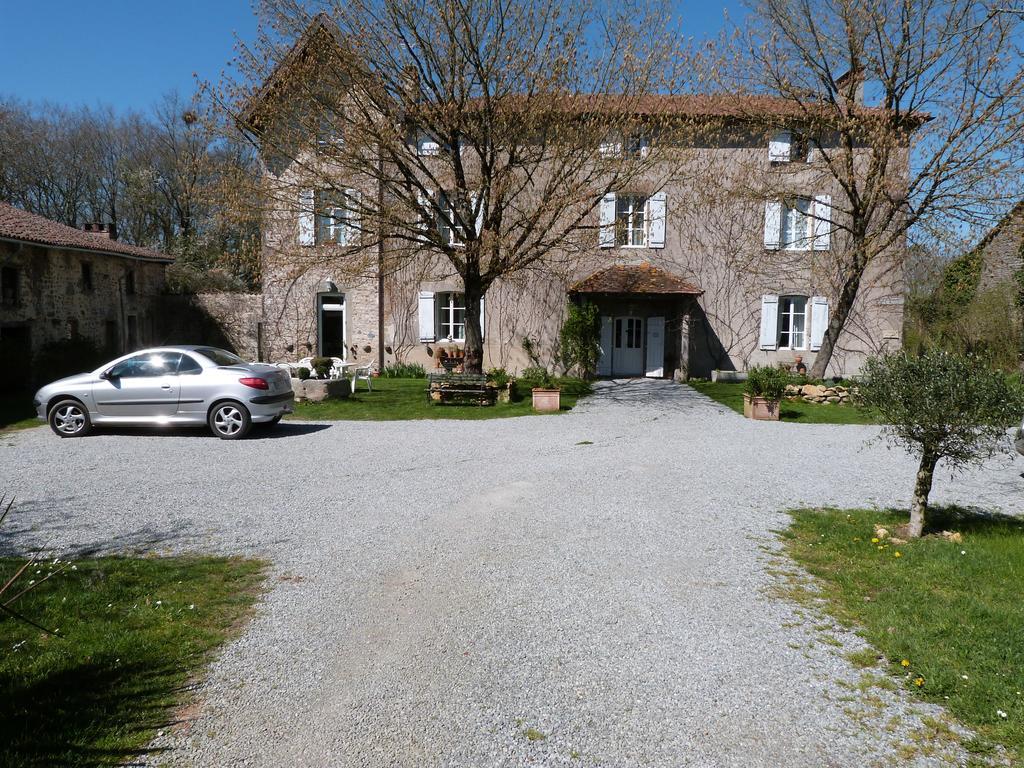 Bed and Breakfast Le Domaine De Panissac Berneuil  Екстер'єр фото