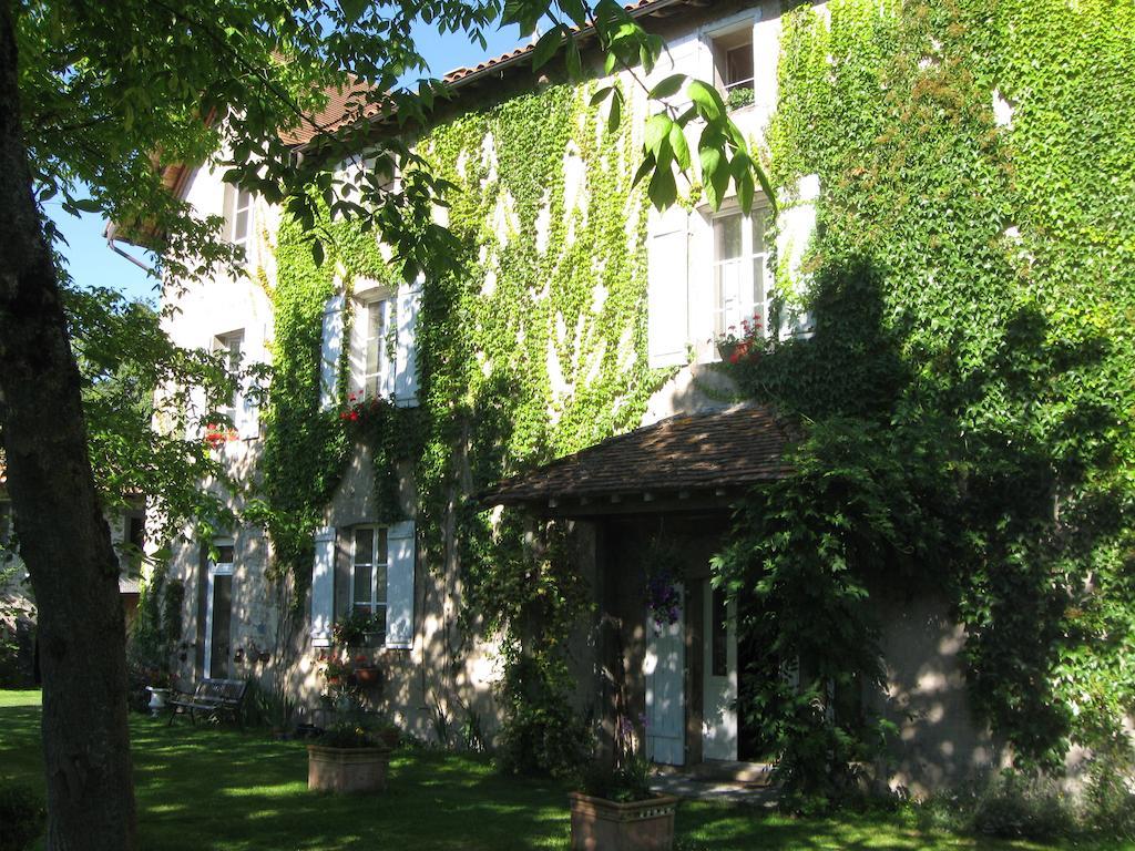 Bed and Breakfast Le Domaine De Panissac Berneuil  Екстер'єр фото