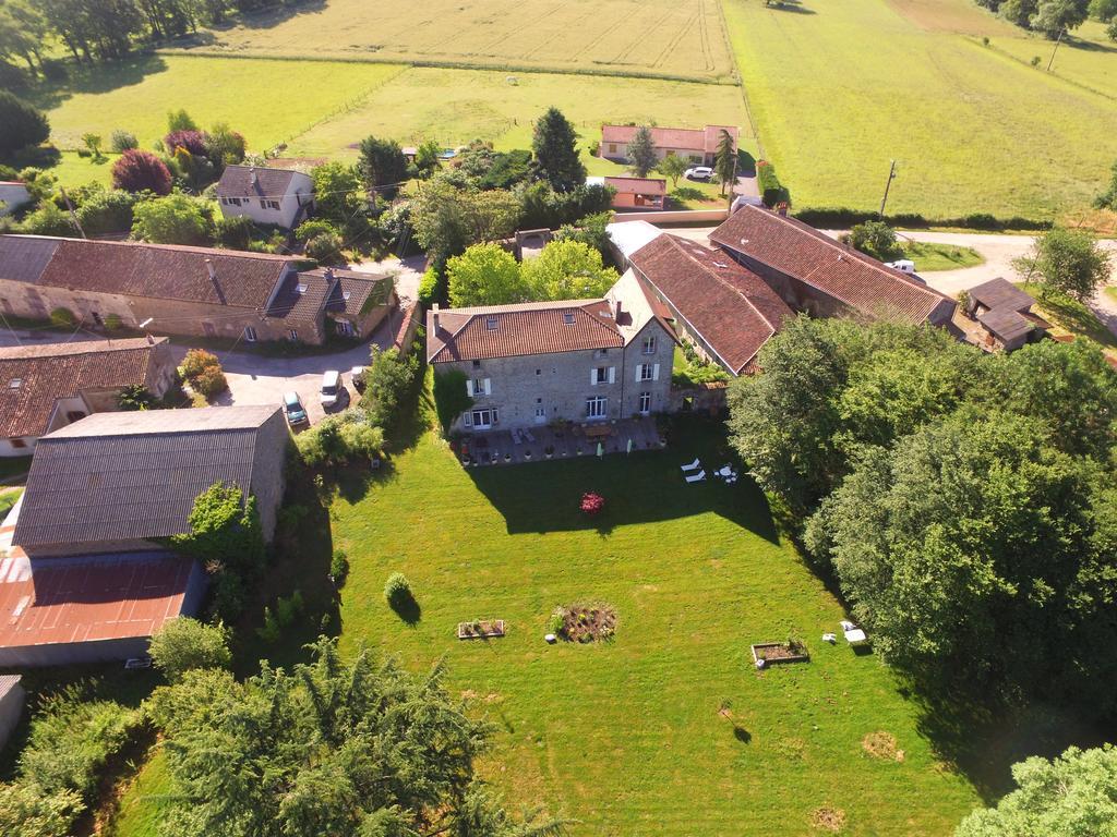 Bed and Breakfast Le Domaine De Panissac Berneuil  Екстер'єр фото